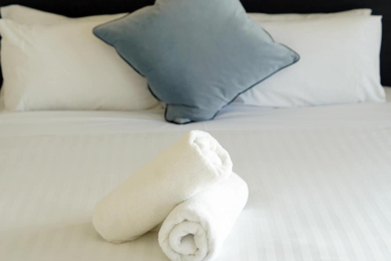 Captains Cove Resort - Waterfront Apartments Paynesville Eksteriør bilde