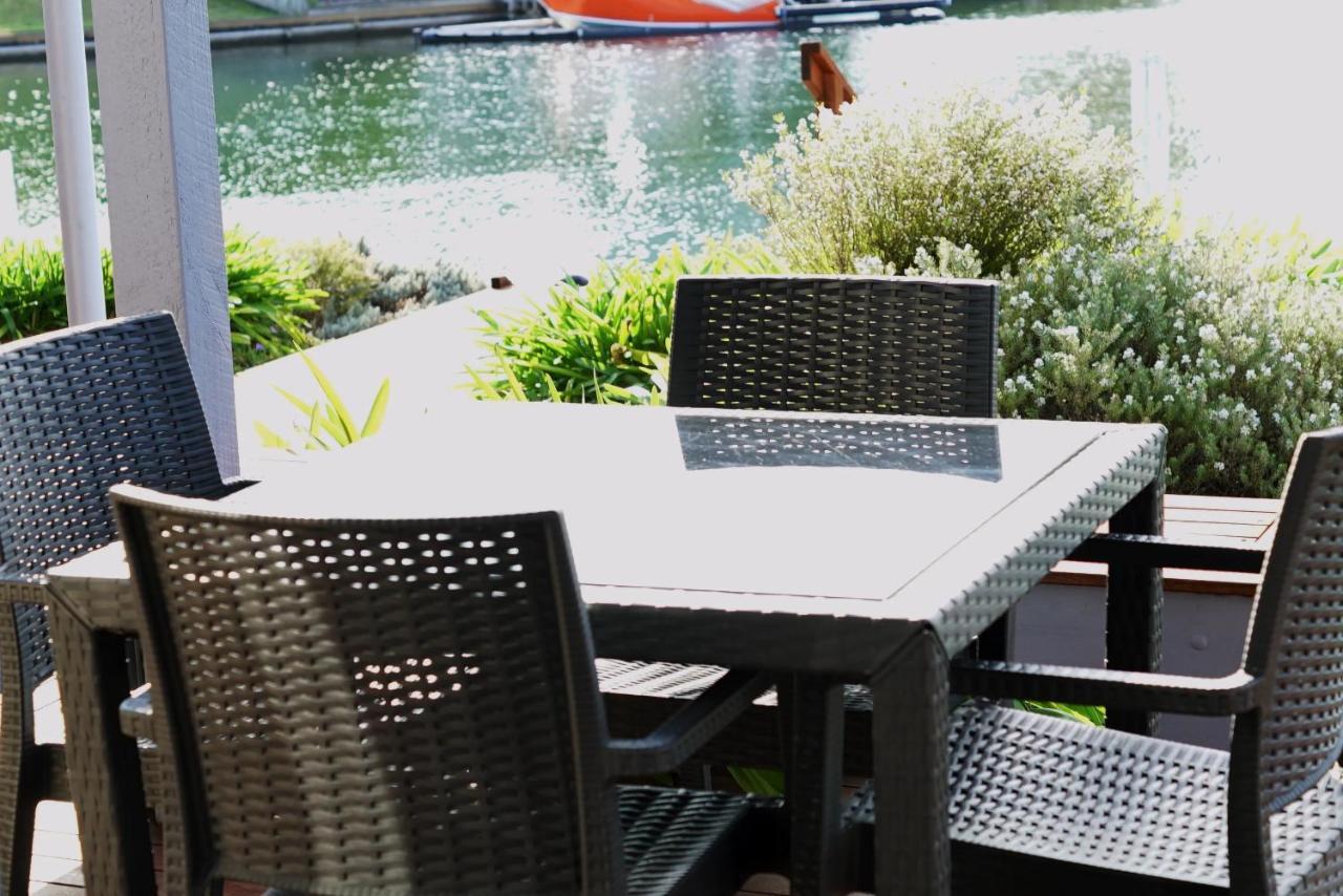 Captains Cove Resort - Waterfront Apartments Paynesville Eksteriør bilde