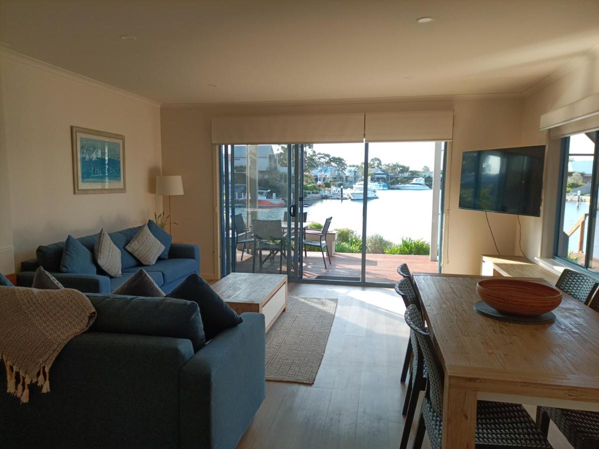 Captains Cove Resort - Waterfront Apartments Paynesville Eksteriør bilde