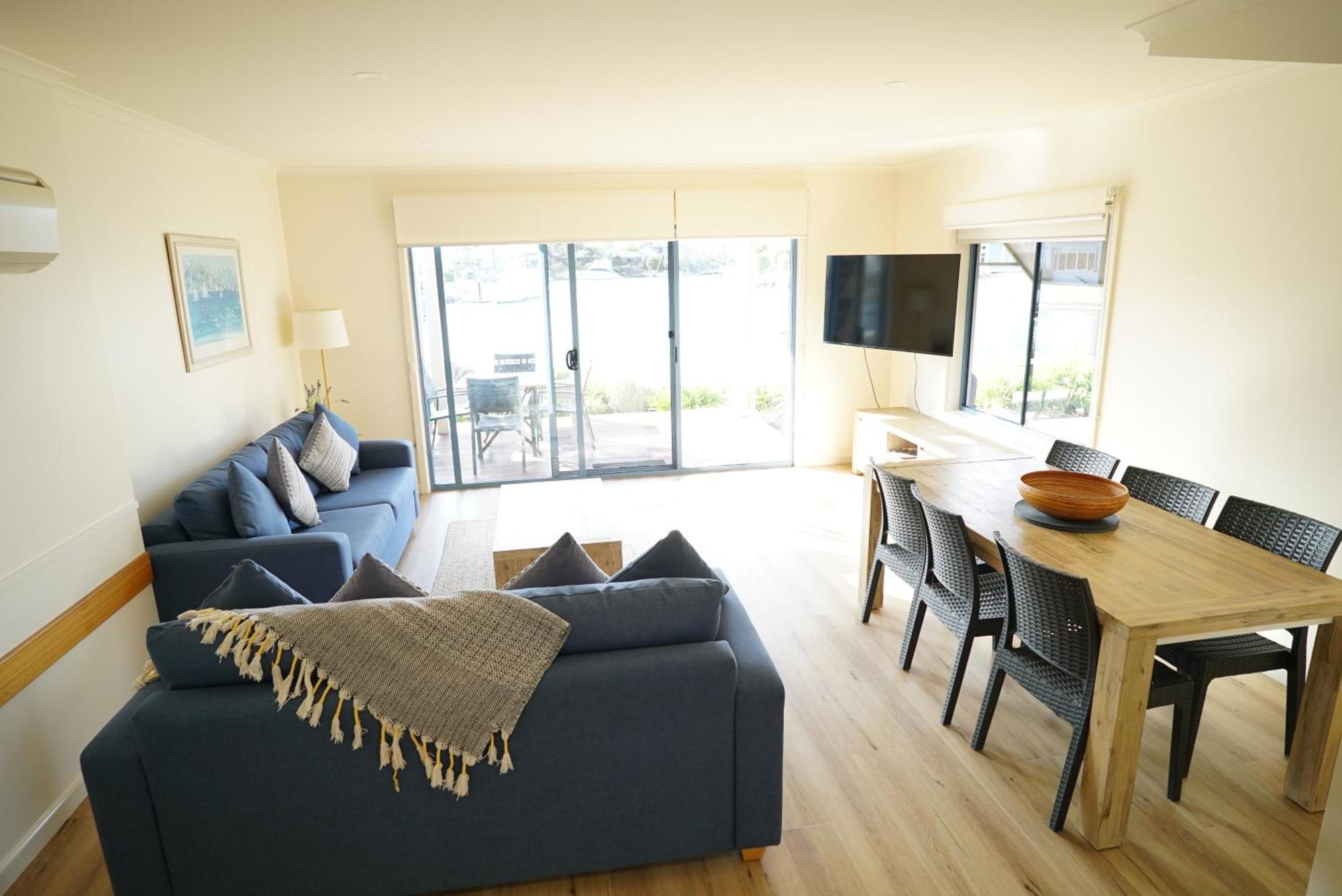 Captains Cove Resort - Waterfront Apartments Paynesville Eksteriør bilde