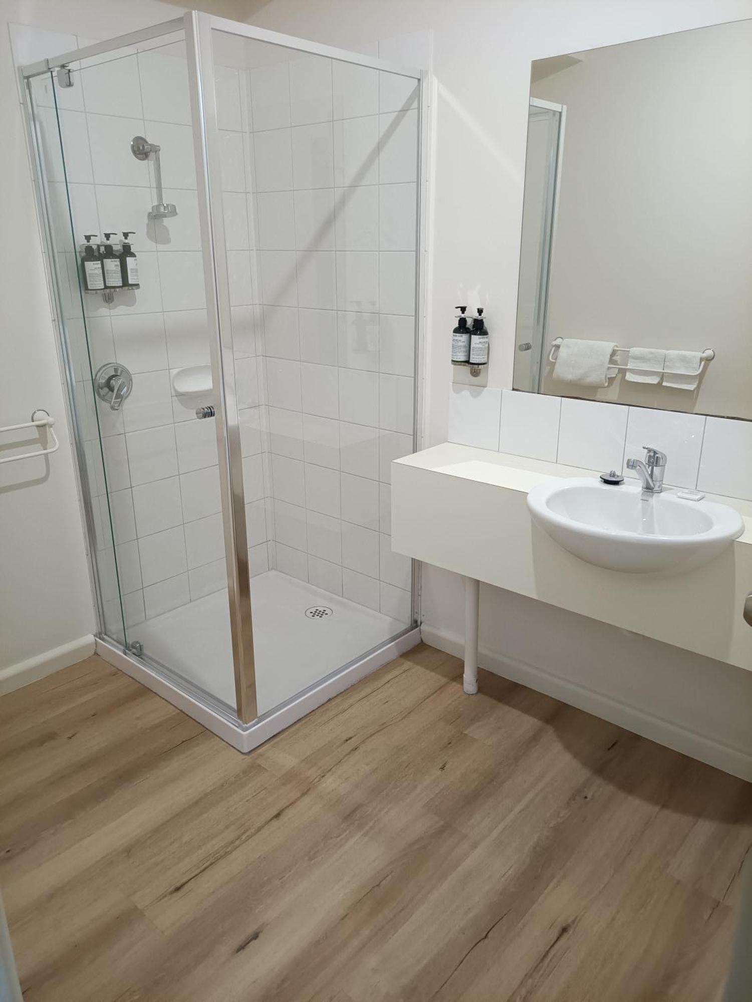Captains Cove Resort - Waterfront Apartments Paynesville Eksteriør bilde